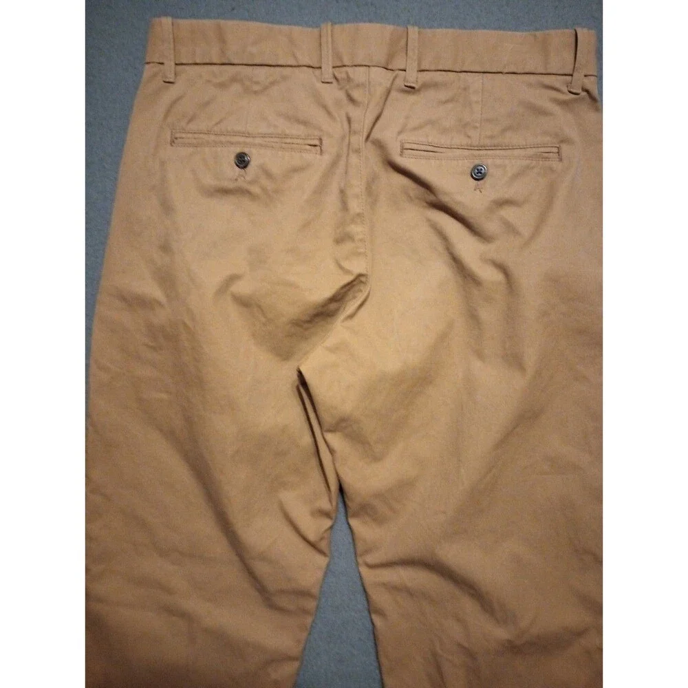 GAP Khakis Chinos Pants Relaxed Fit Straight Mens 30x32 NWOT